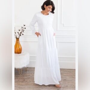 The White ‘Alma’ Maxi Dress Women’s Size Medium Modest Style Long Sleeves